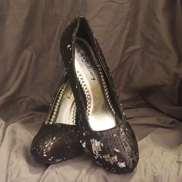 Bran New Delicacy black sequin heels sz 6 - Picture 2 of 3